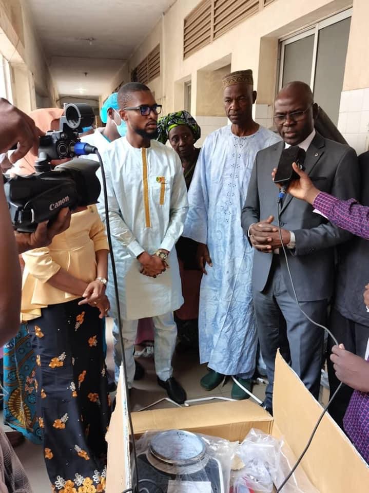 CHU Gabriel Touré :Le collectif des jeunes pharmaciens du Mali et ses partenaires font un don à l'hôpital Gabriel Touré.